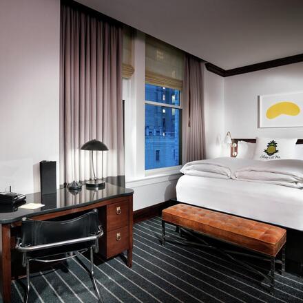 Staypineapple Chicago