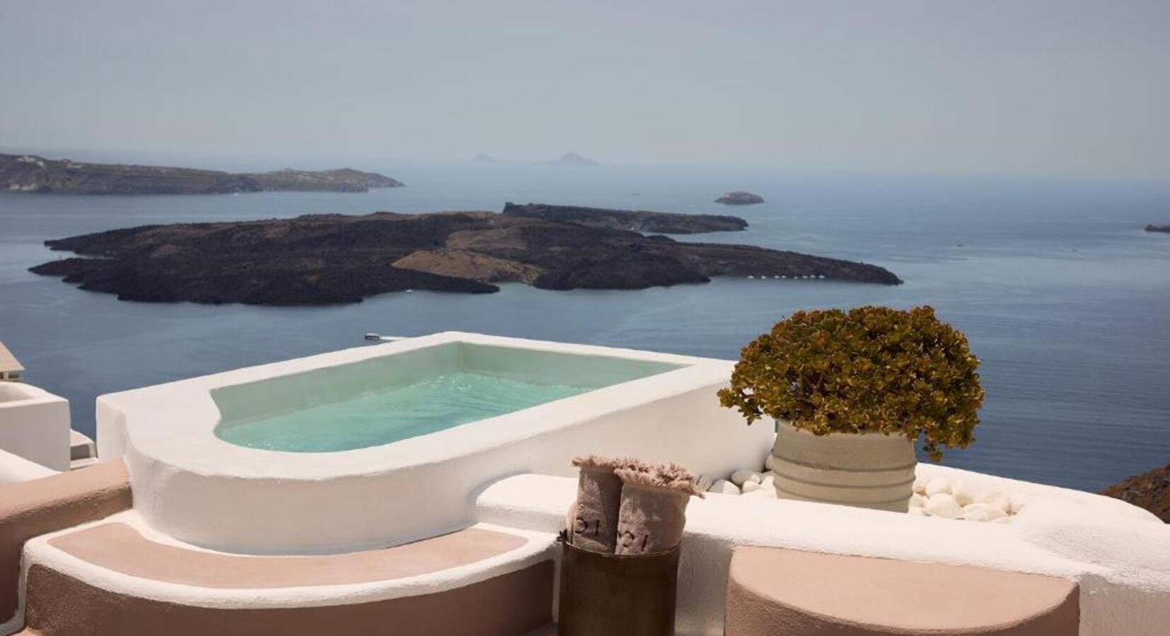 Terrace with plunge pool 
