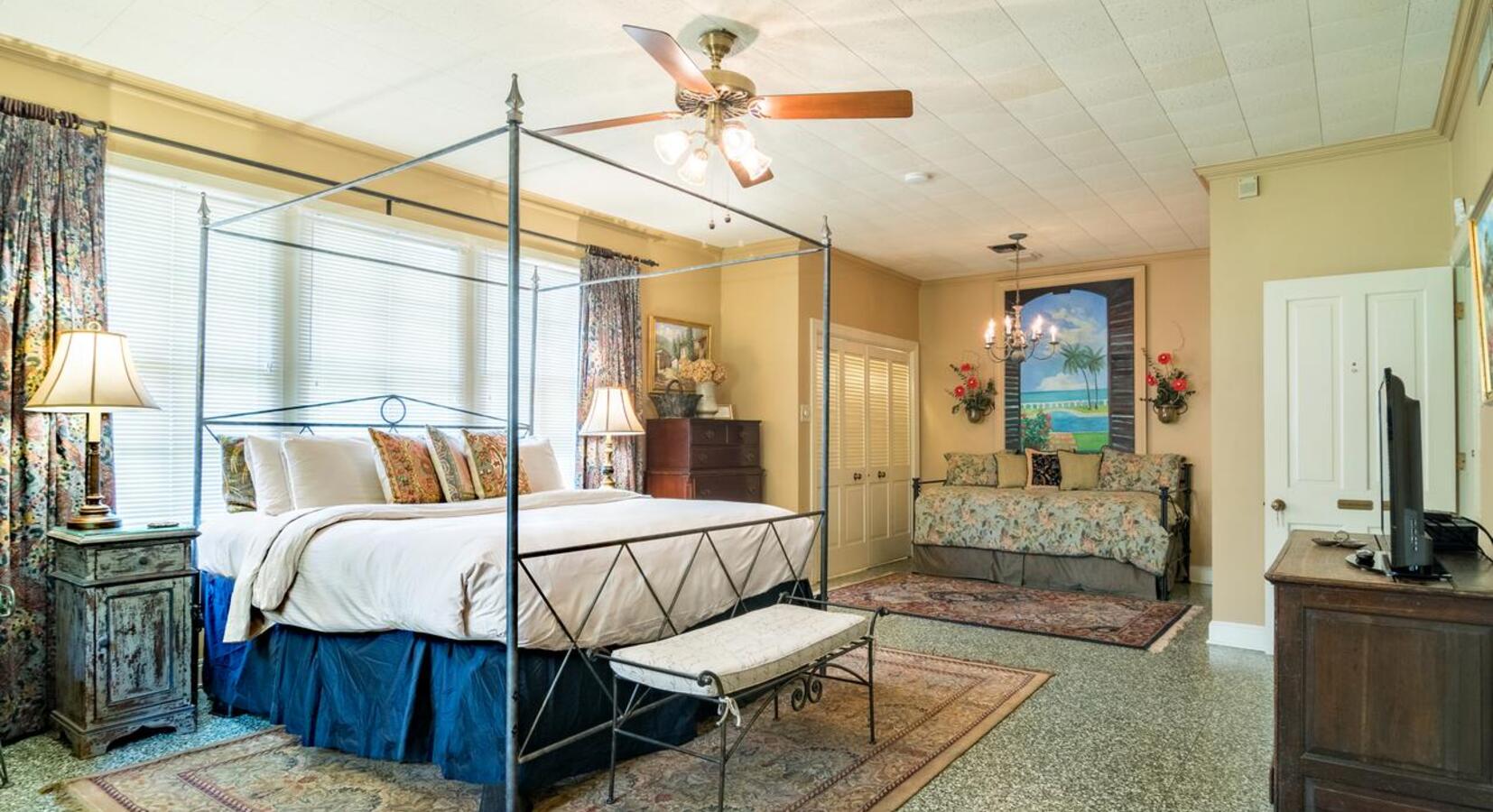 Deluxe Suite