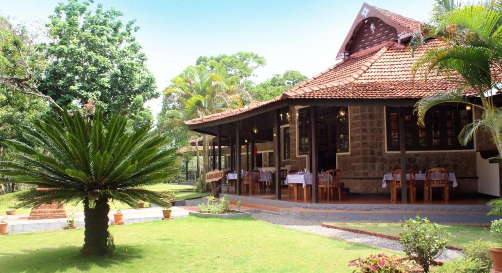 Hotel Exterior with Gardens