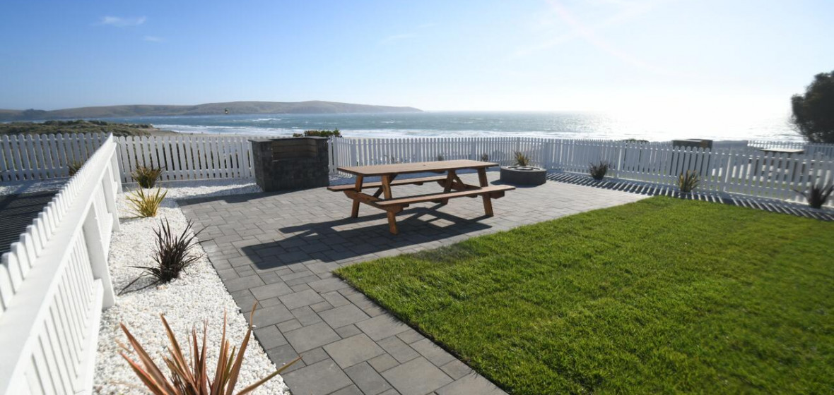 white flip flop bulk