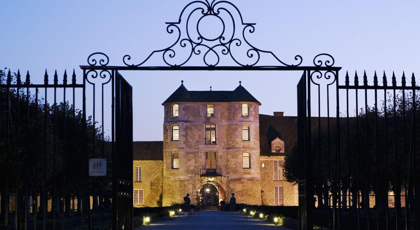 Chateau de Villiers Le Mahieu, Ile de France, France | The ...