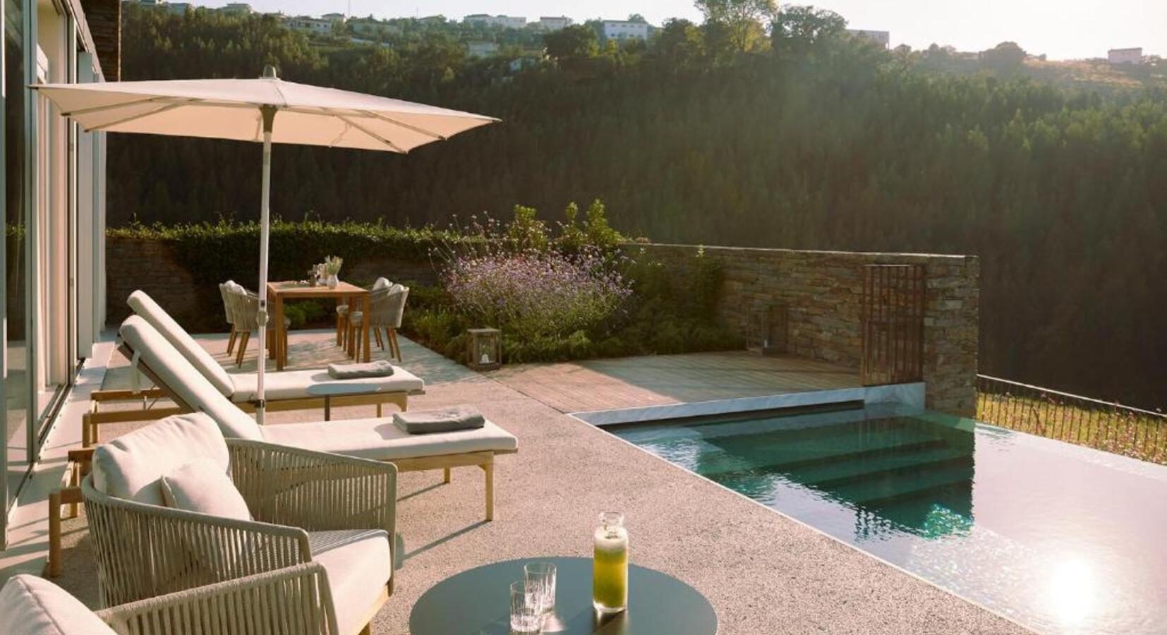 Suite with private pool 