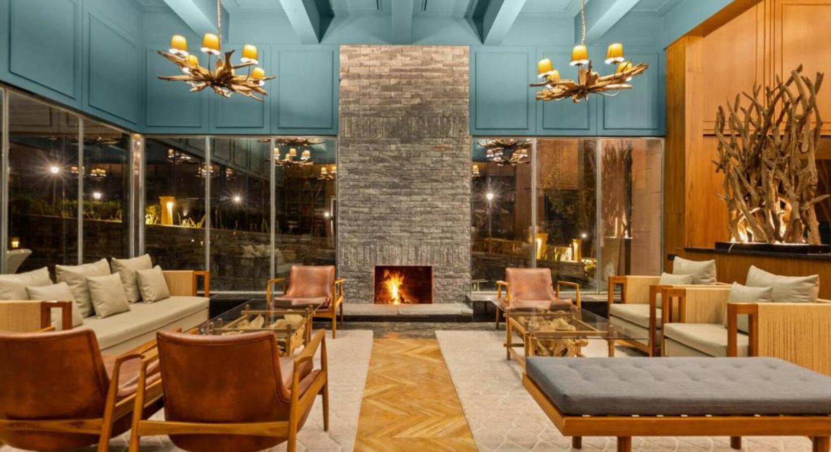 Lounge in the Evening