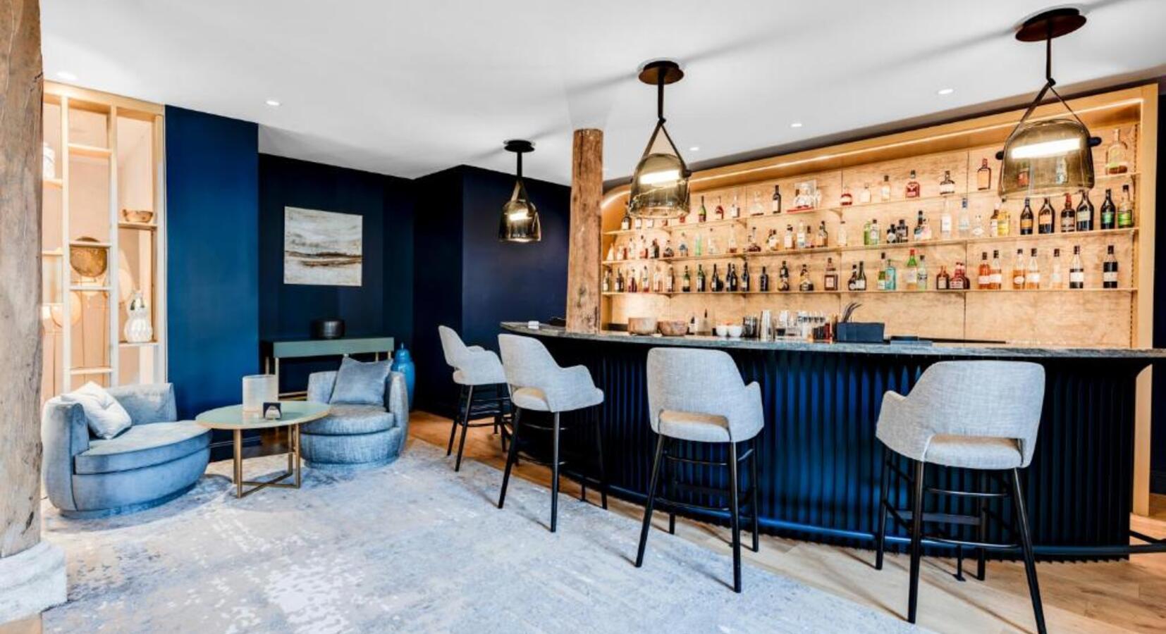 Bar area