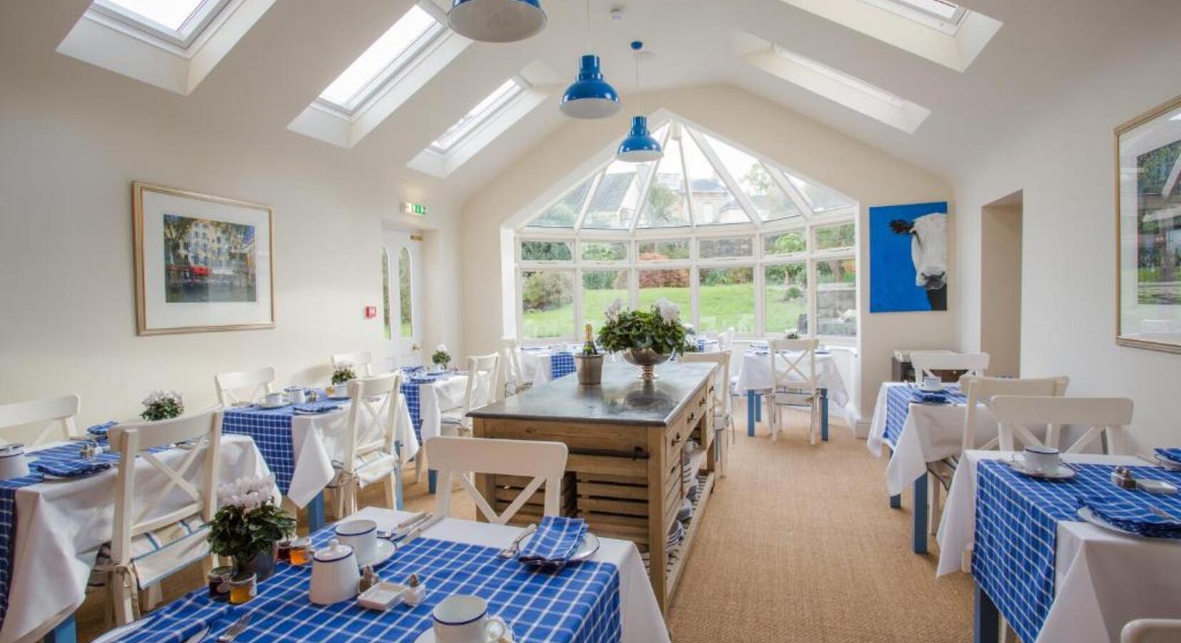 Breakfast room