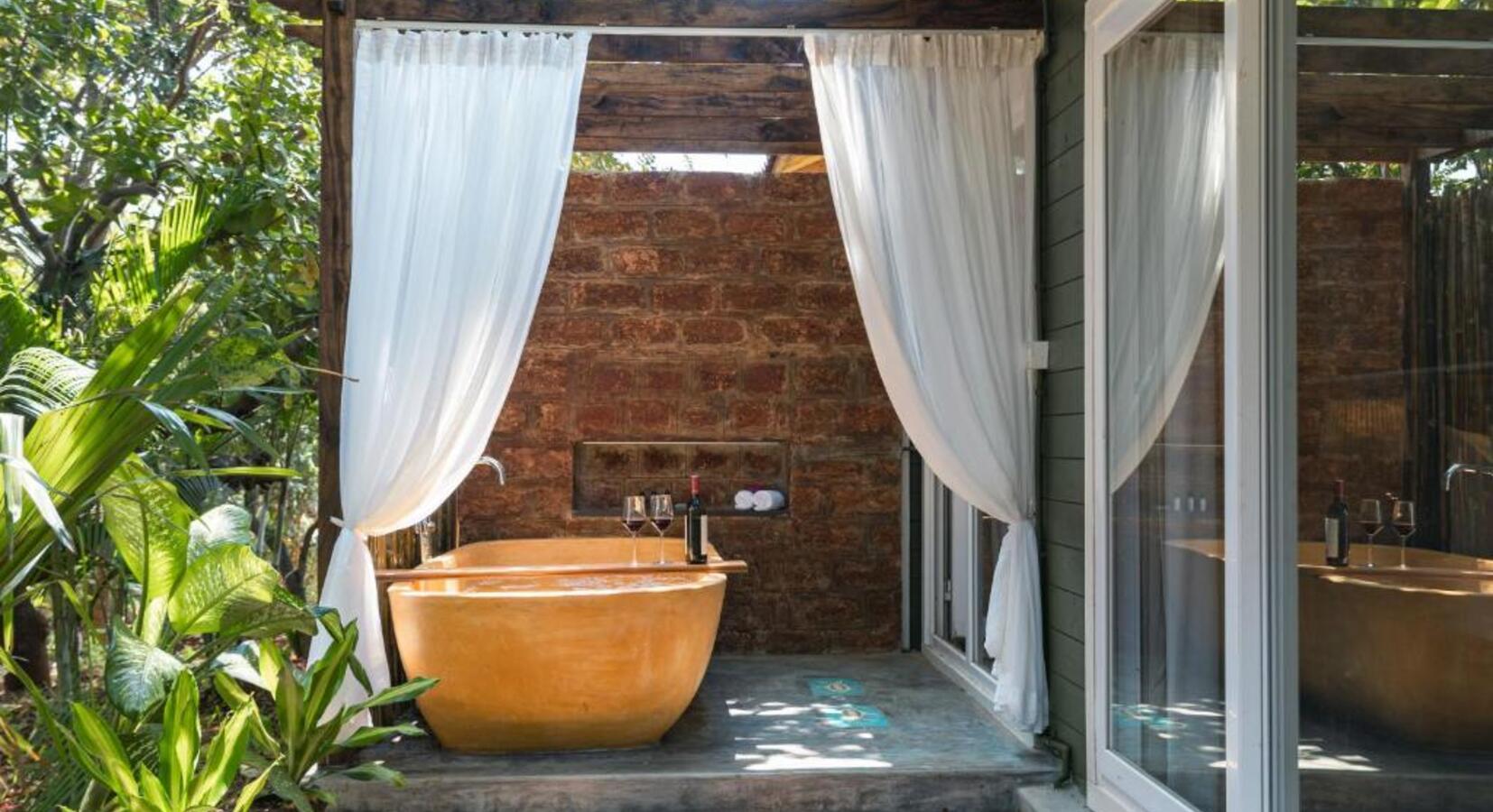 Outdoor Bathtub