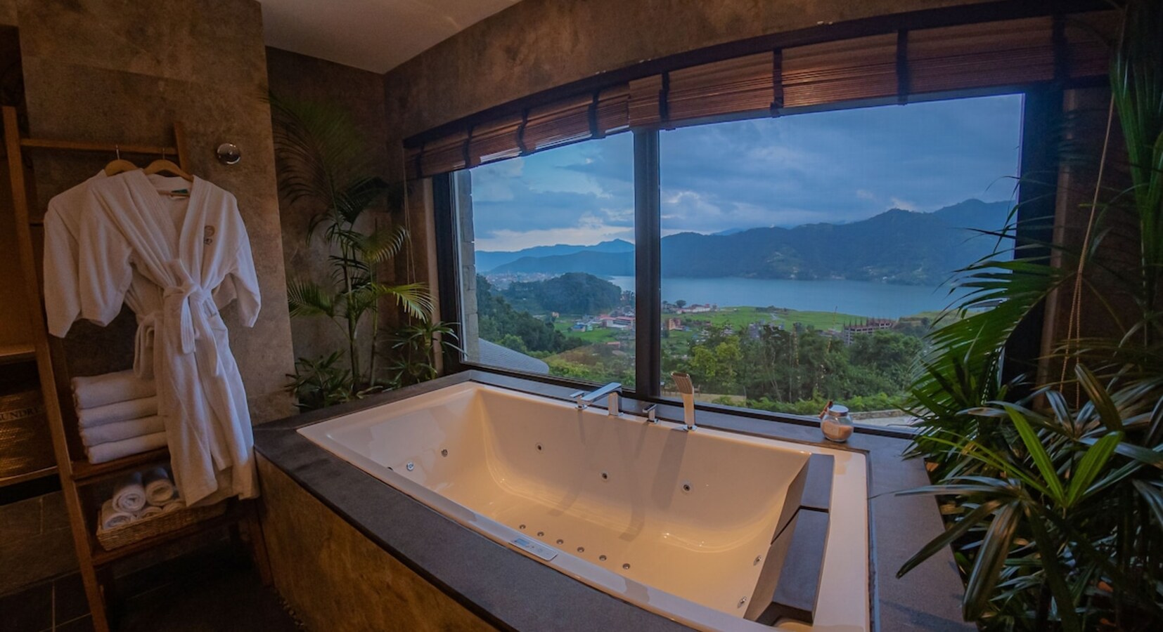 Junior Suite Bathroom