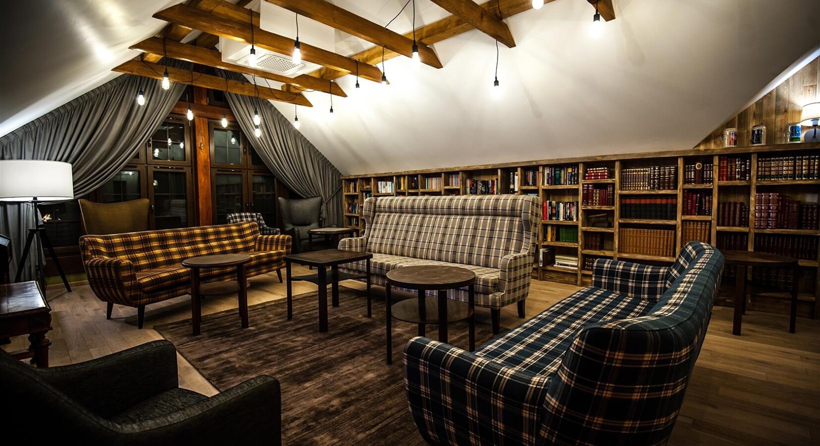 Sitting room/Library 