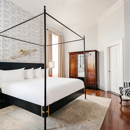 Henry Howard Hotel
