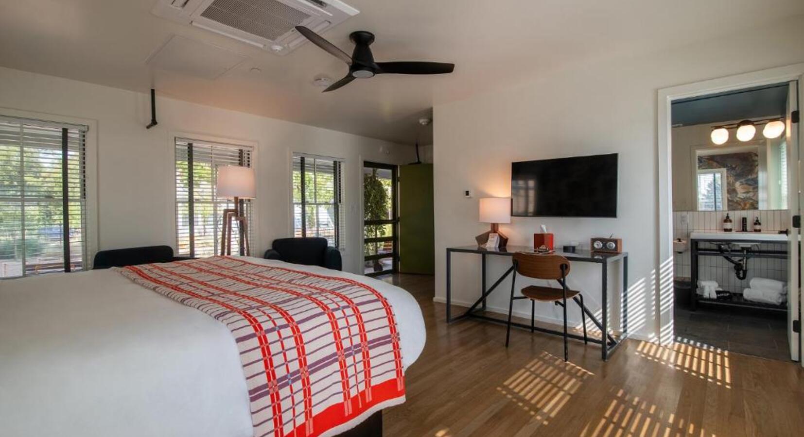Guestroom details