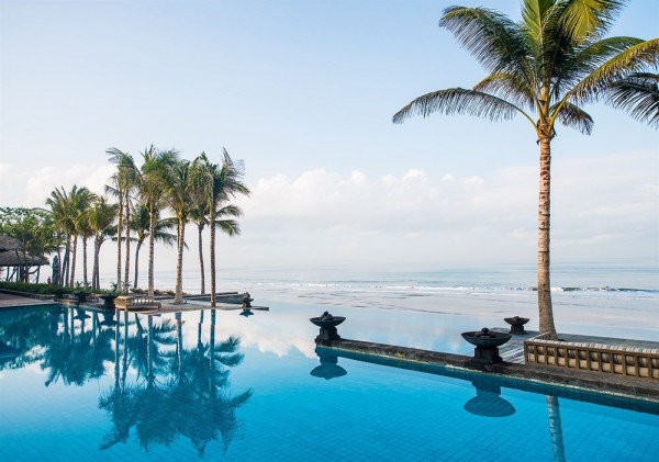 Luxury hotel in Bali with beachfront location