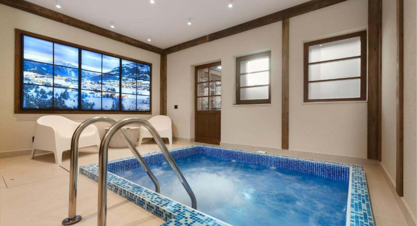 Hot tub
