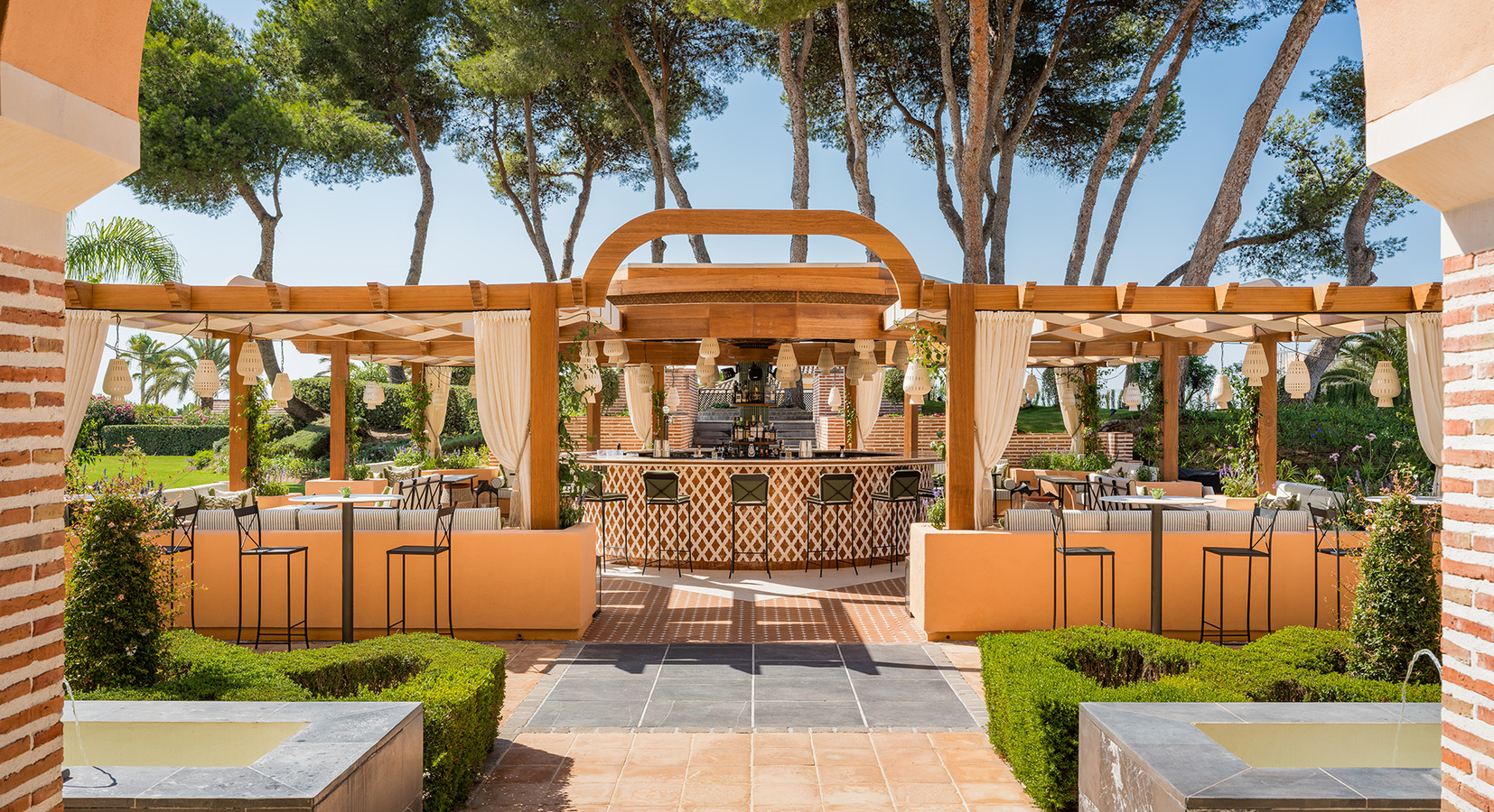 Garden Bar