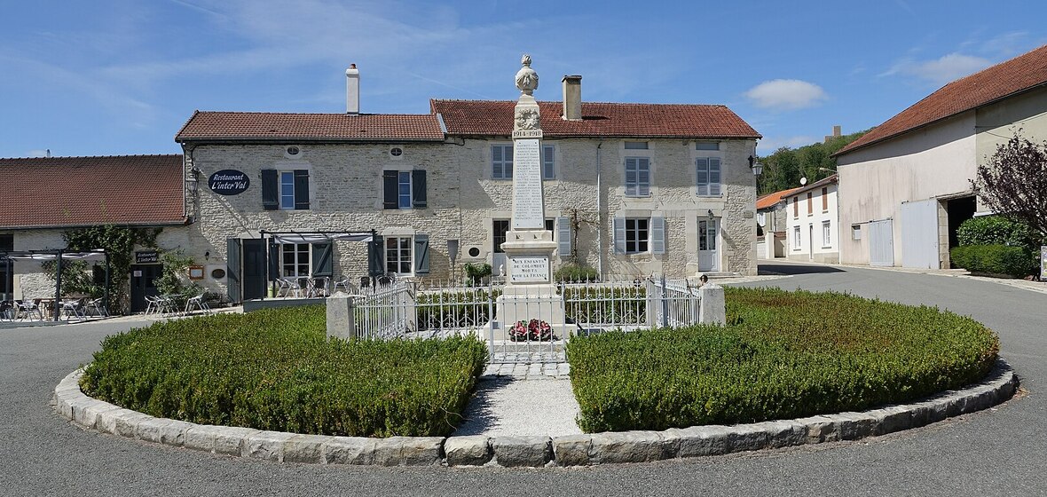 Photo of Colombey les Deux Eglises