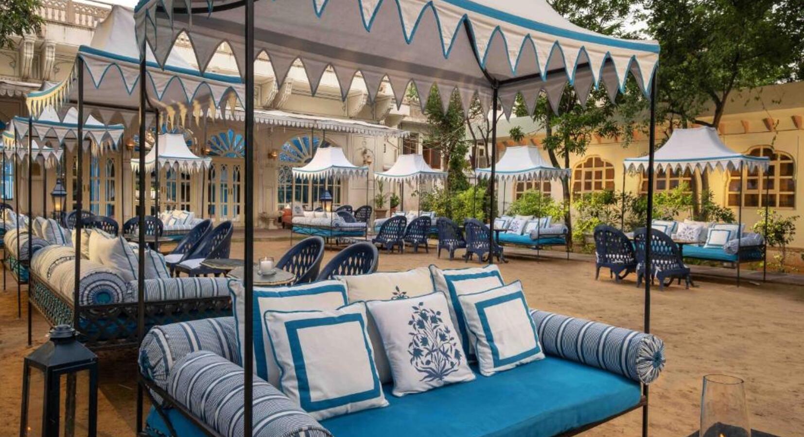 Outdoor Seating at Bar Palladio