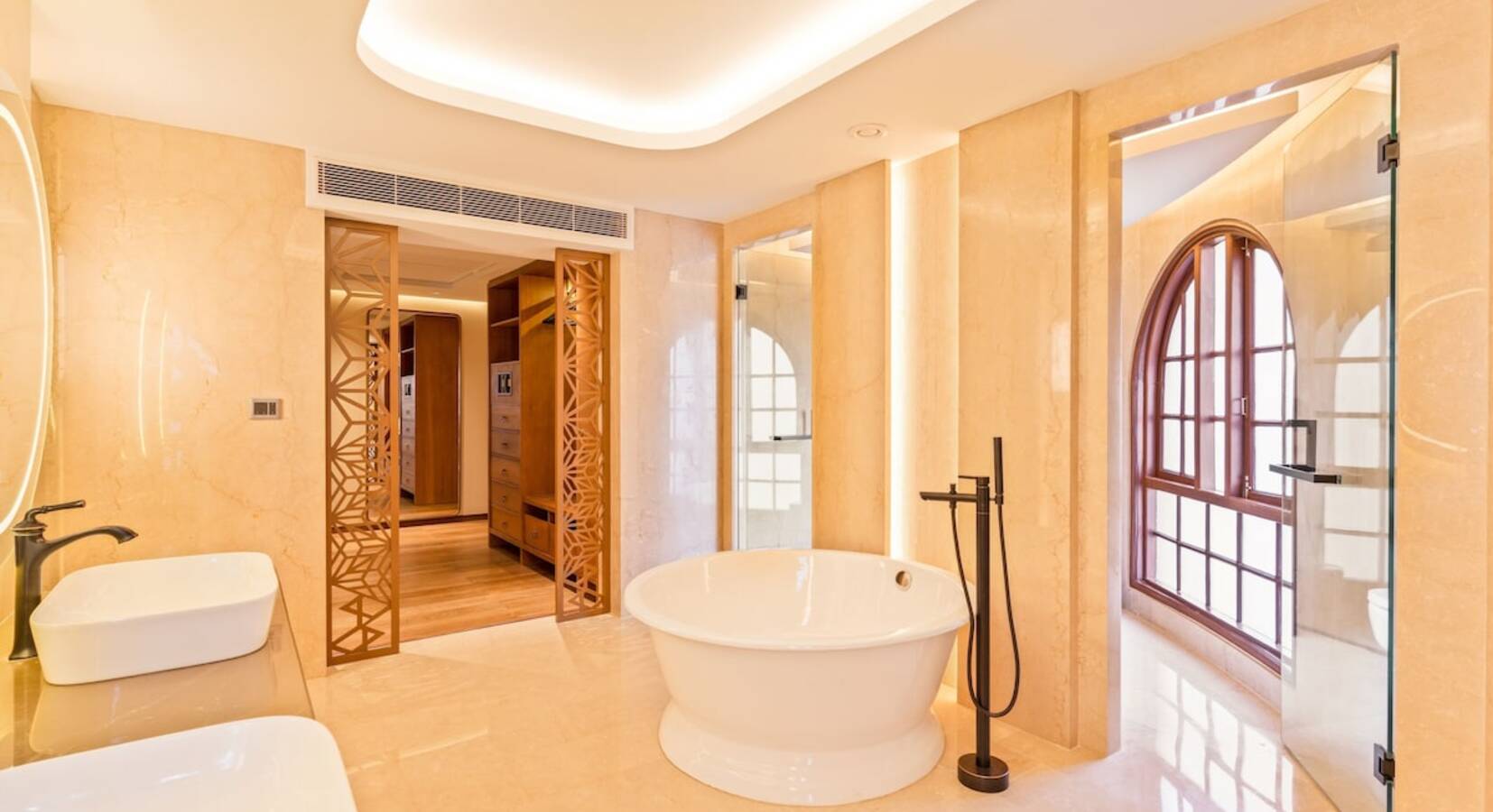 Executive Suite Bathroom