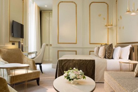 Stunning Luxury Rentals With Hot Tub In Paris image