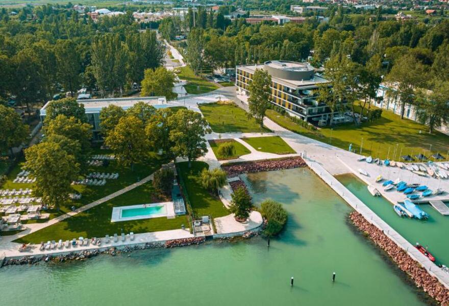 Lua Resort