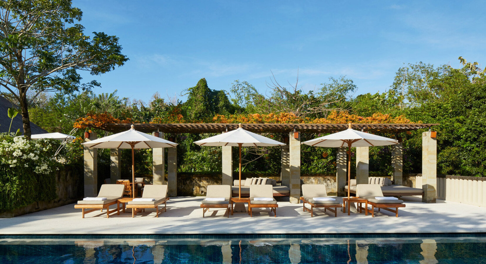 Six bedroom villa pool 
