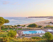 8 of the Best beach hotels in the Algarve