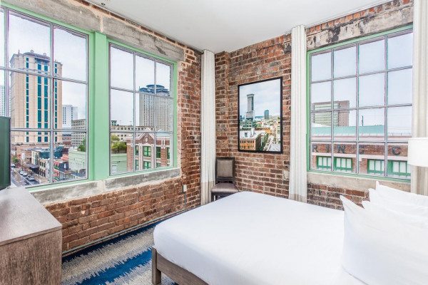 boutique hotels new orleans warehouse district