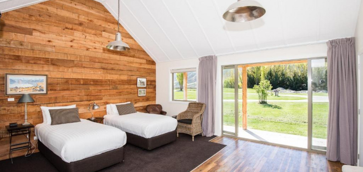 Kinross Vineyard Cottages, Queenstown (R.D 1), New Zealand. Expert