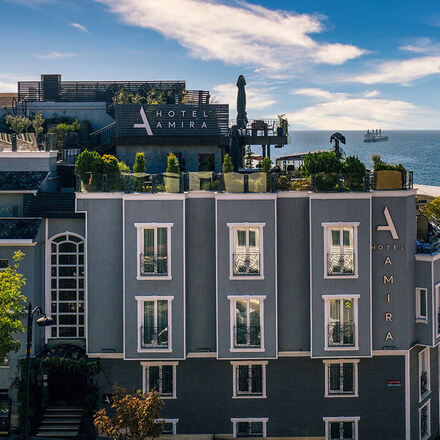 Amira Hotel