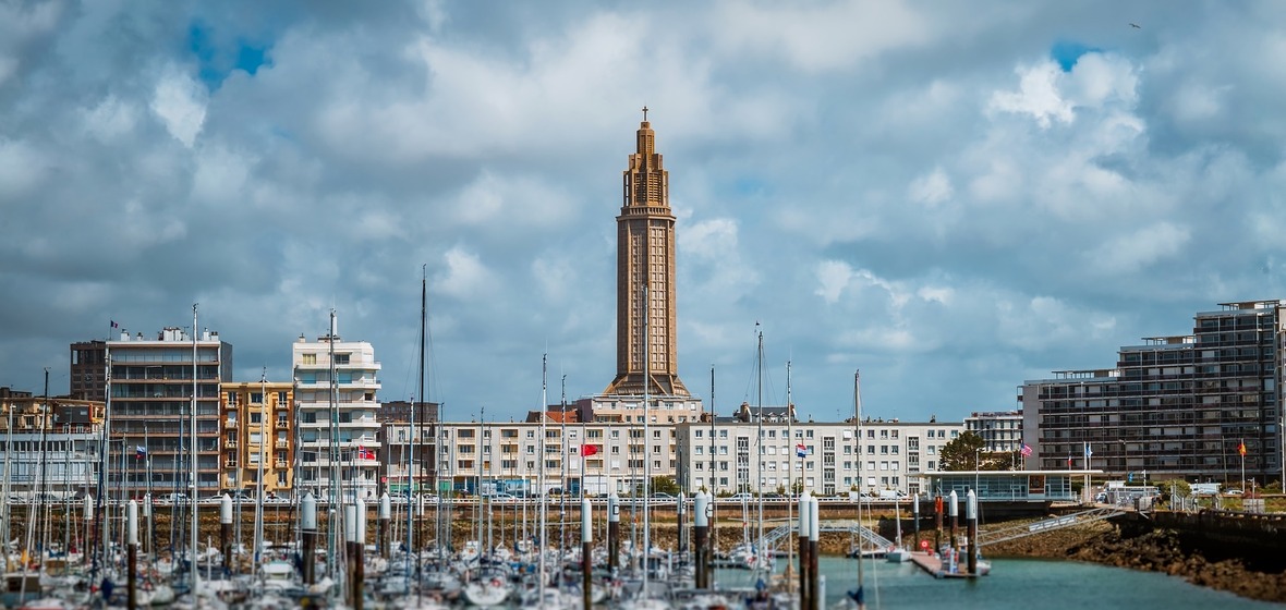 Teen girls in Le Havre