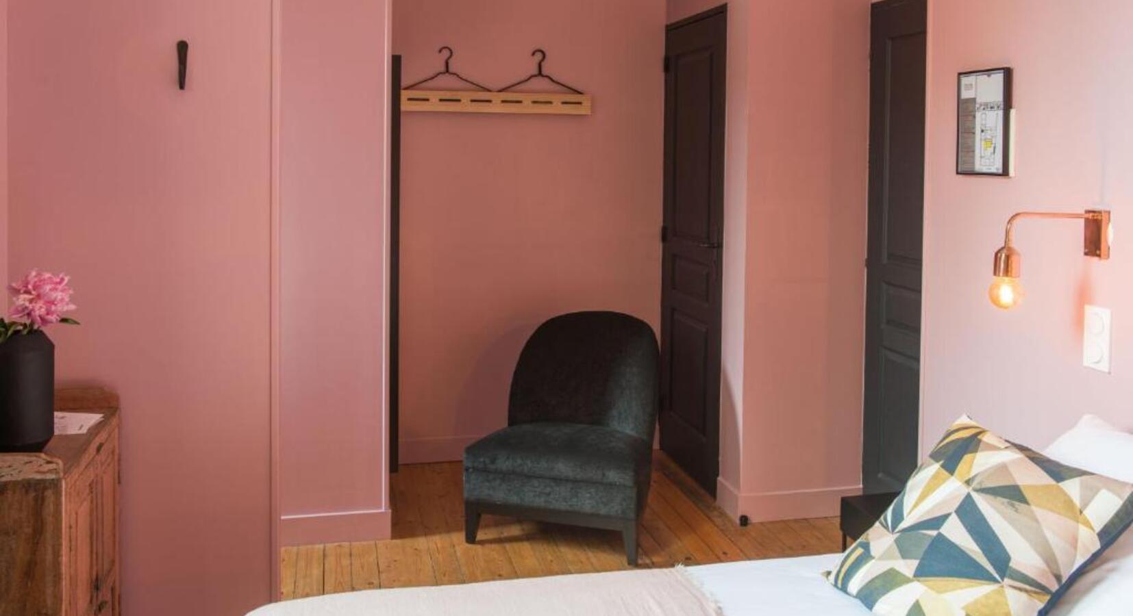 Guestroom details