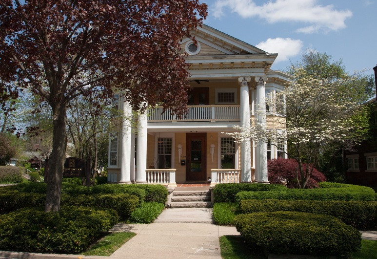 Showers Inn, Bloomington Review The Hotel Guru