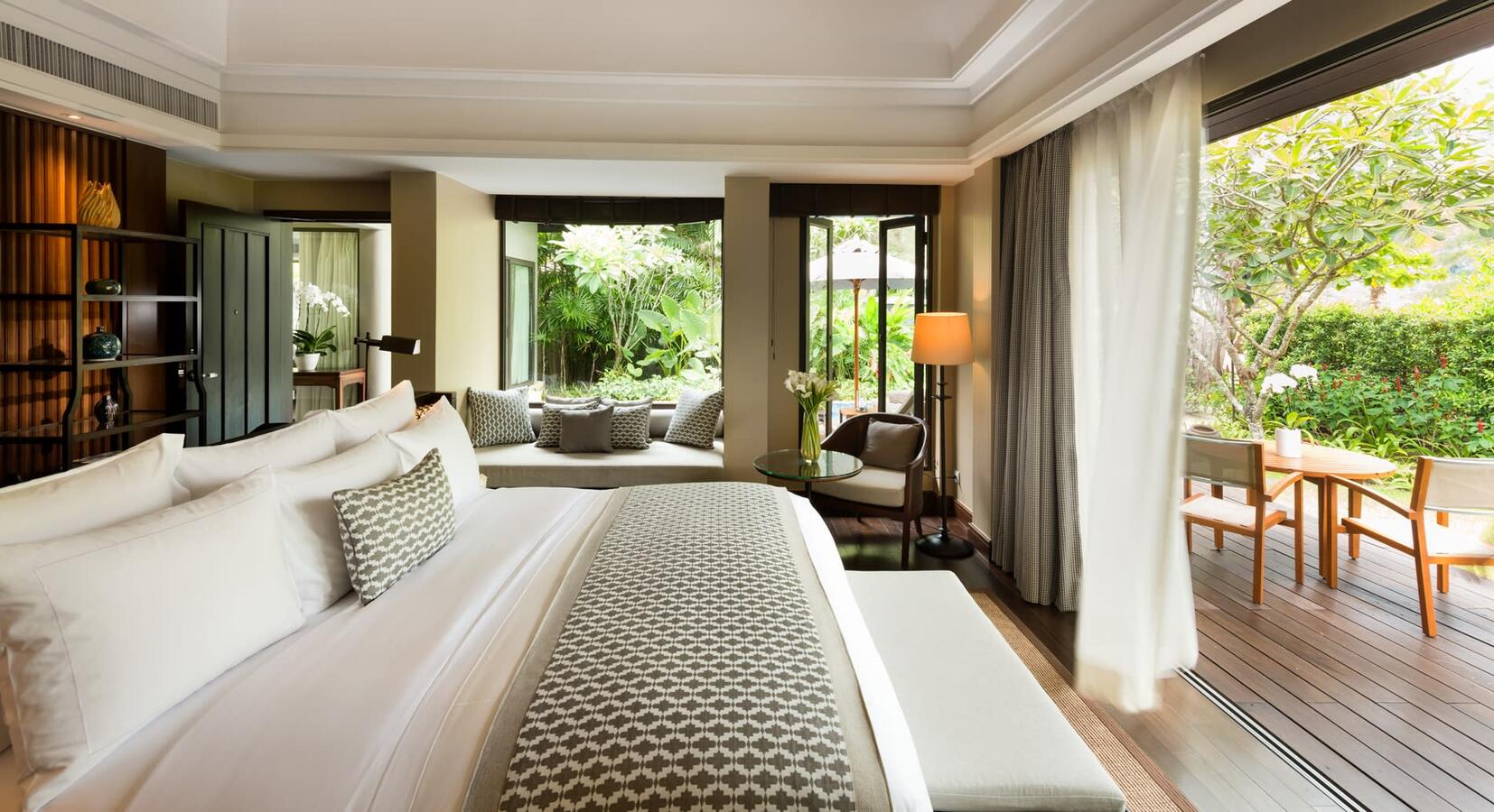 Beachfront Pool Villa