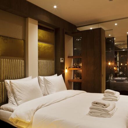 Manzo's Suites