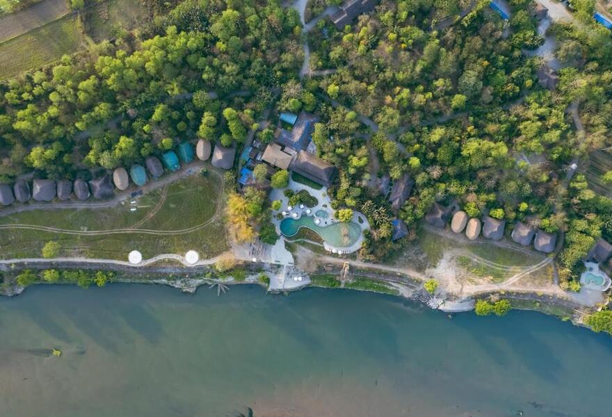 Barahi Jungle Lodge