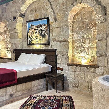 Under Cave Hotel