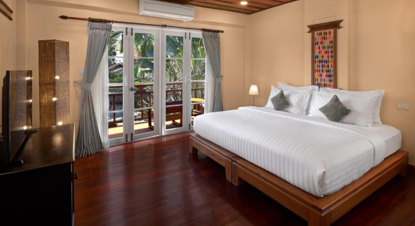 Grand Deluxe Heritage Room