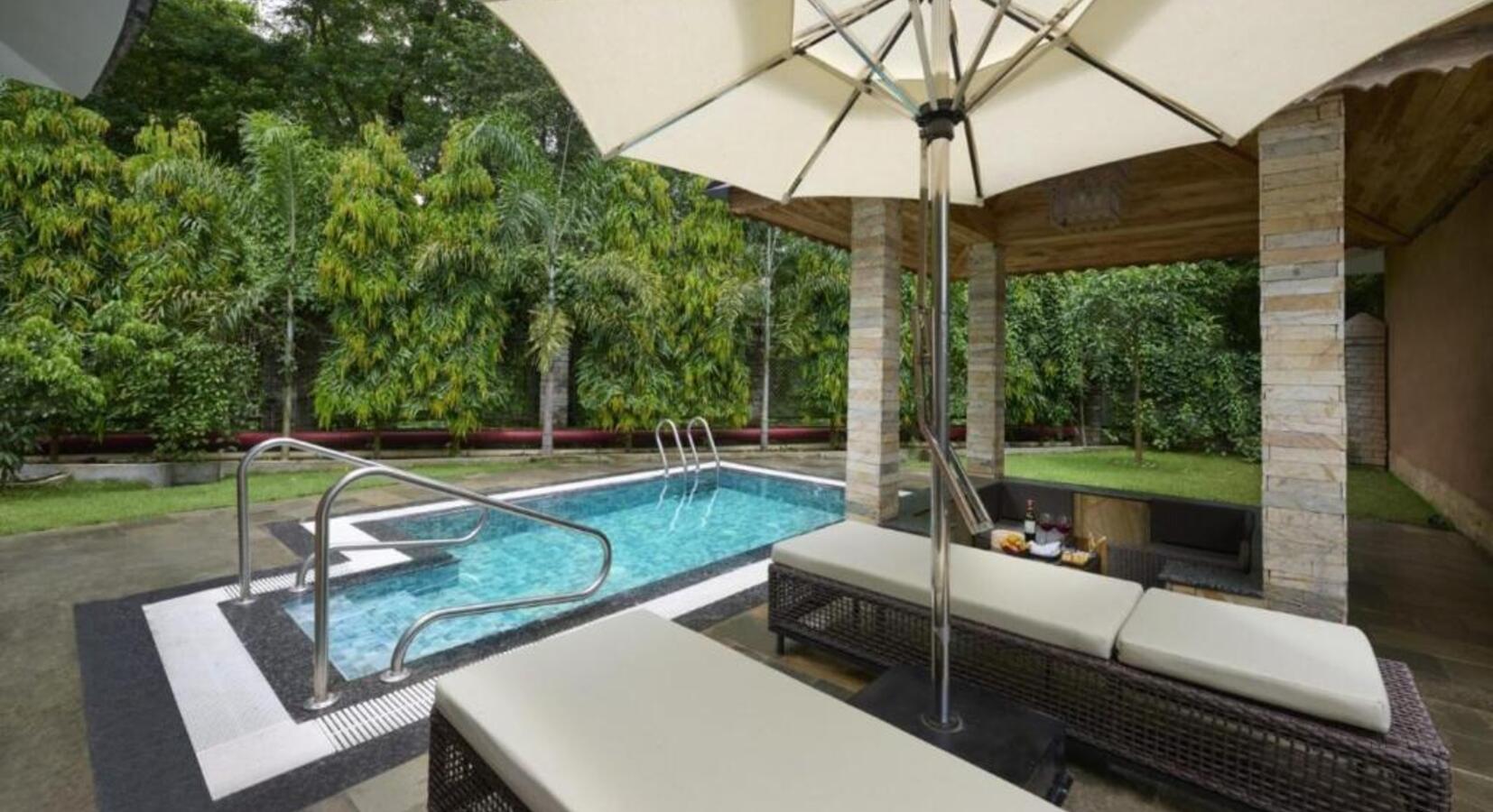 Plunge pool
