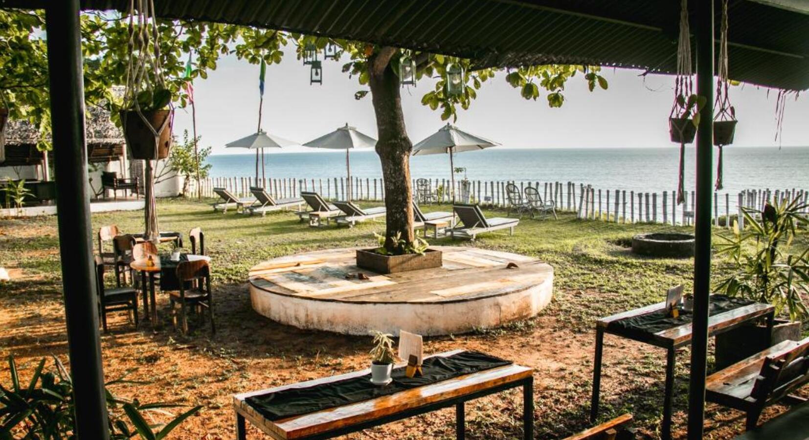 Restaurant and Sun Loungers