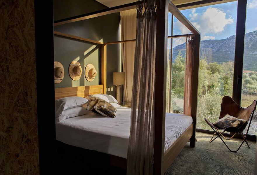 Cooking and Nature Emotional Hotel