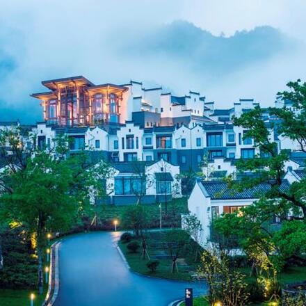 Banyan Tree Huangshan