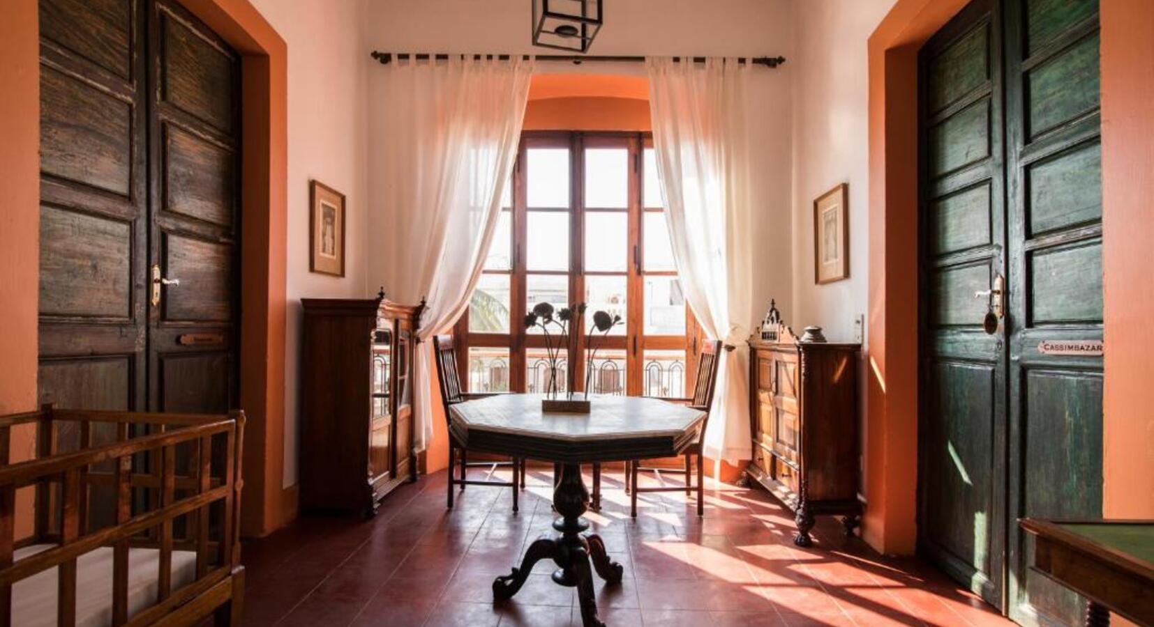 Suite with Street Views