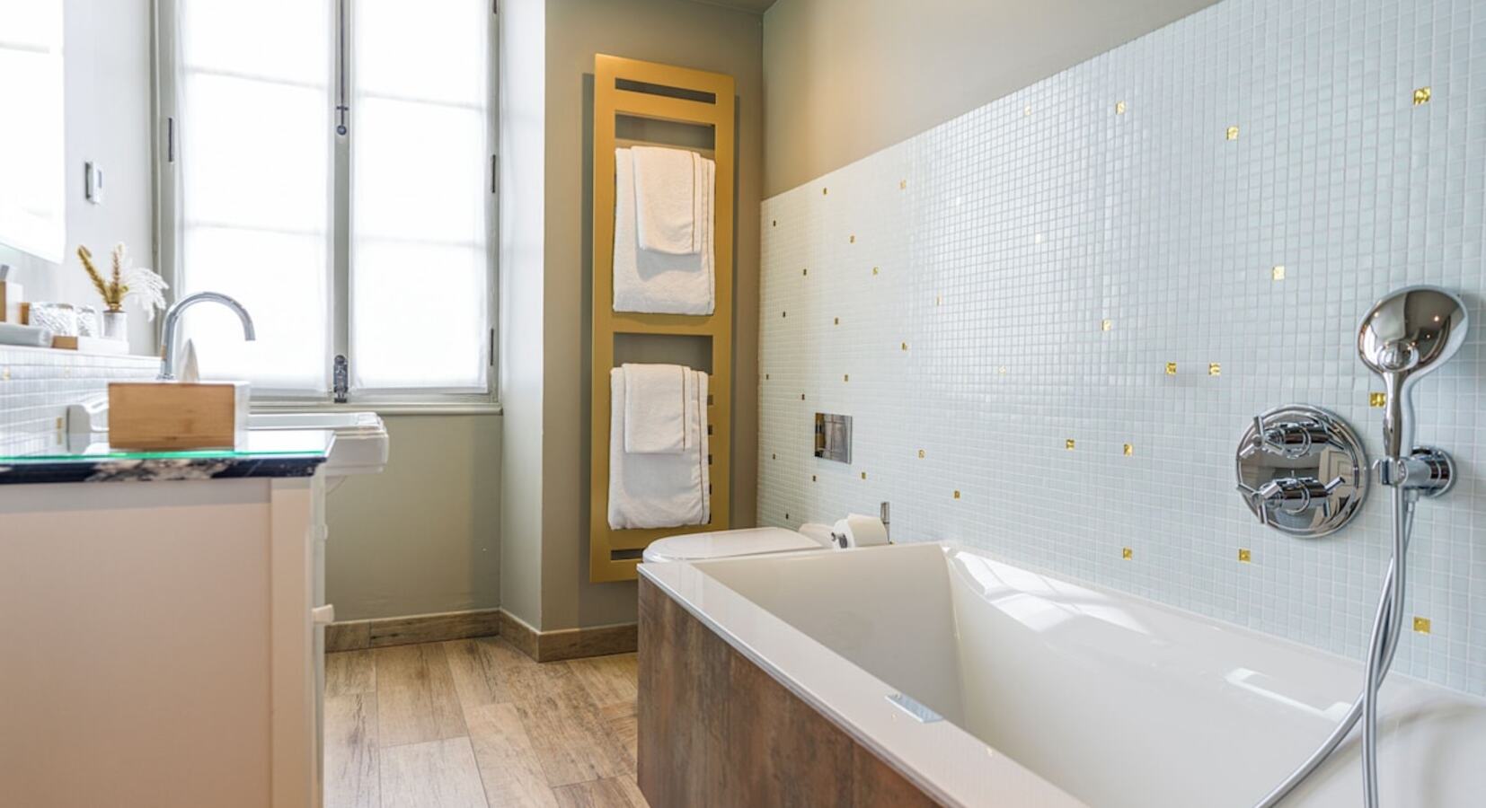 Junior Suite Bathroom