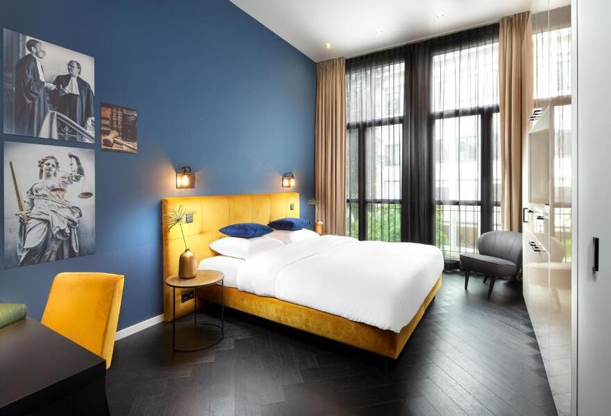 Court Hotel