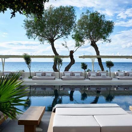 Top Santorini Beach Hotels