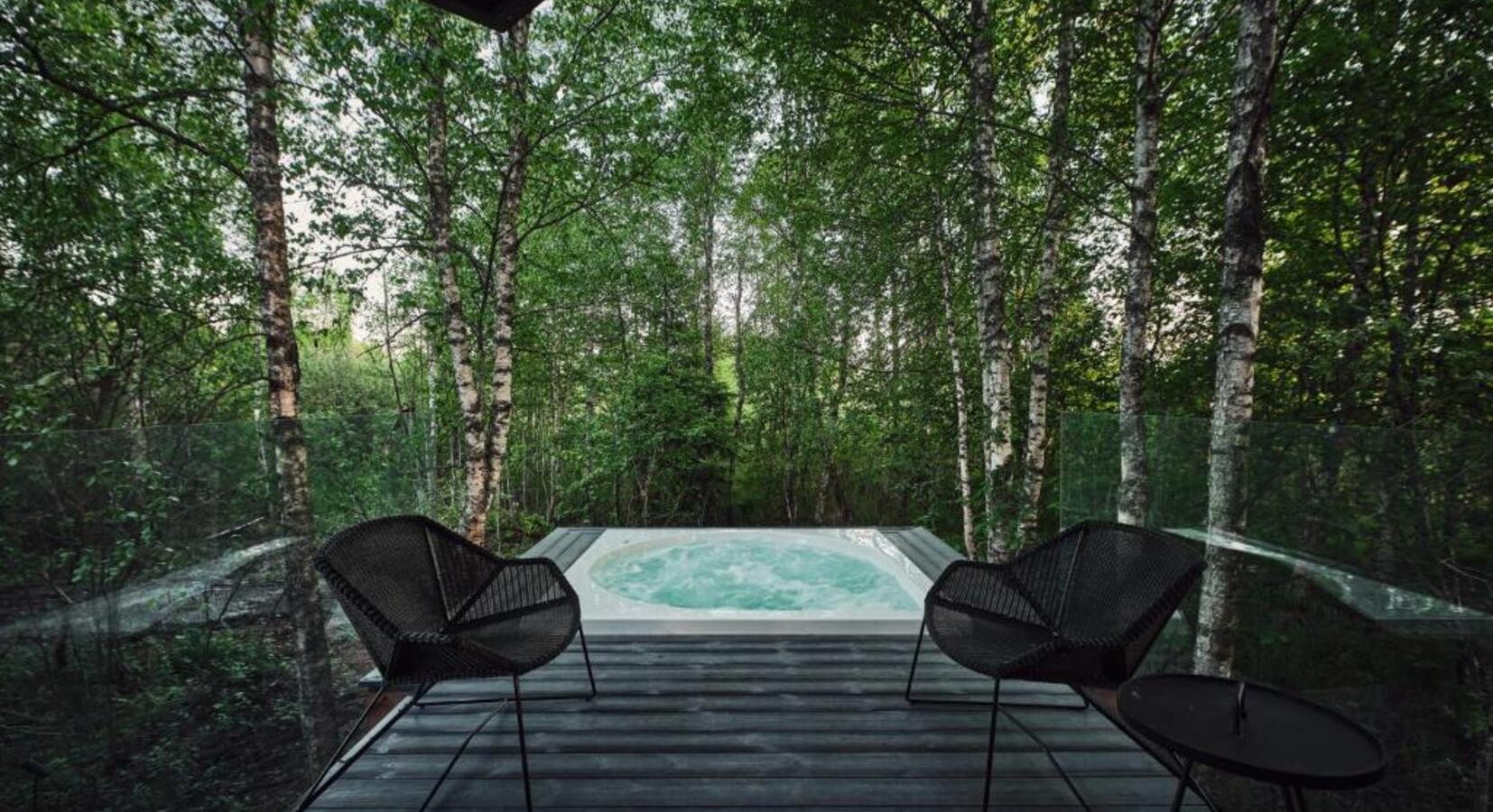 Private hot tub