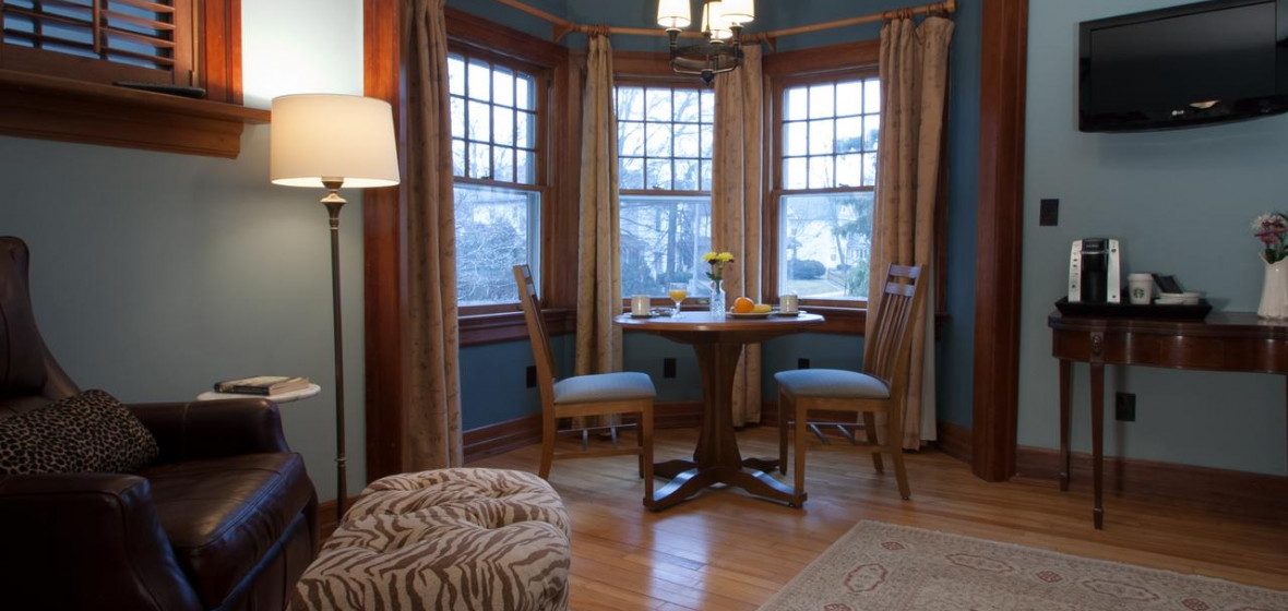 Showers Inn, Bloomington Review The Hotel Guru