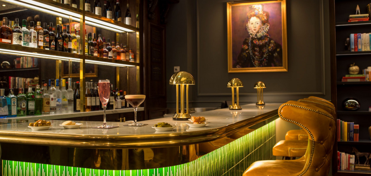 The Guardsman, London (Westminster). Expert reviews and highlights