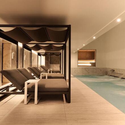 Top Glasgow Hotels with Pools