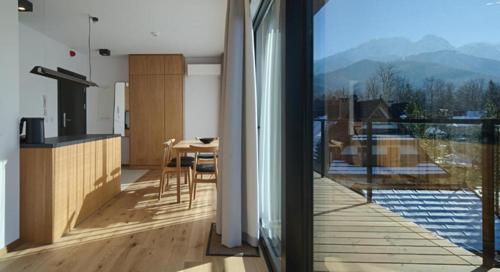 Apartment with balcony 