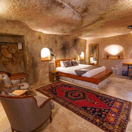 Canyon Cave Hotel